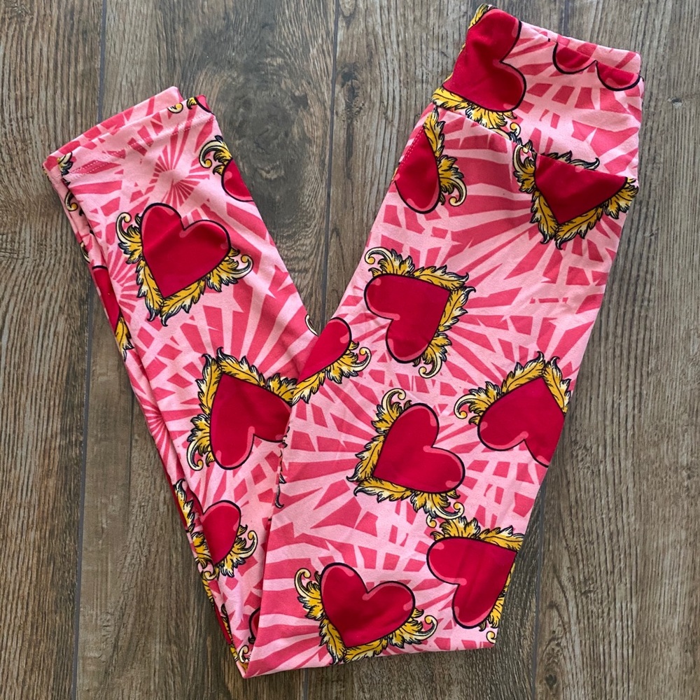 VALENTINE’S LULAROE LEGGINGS